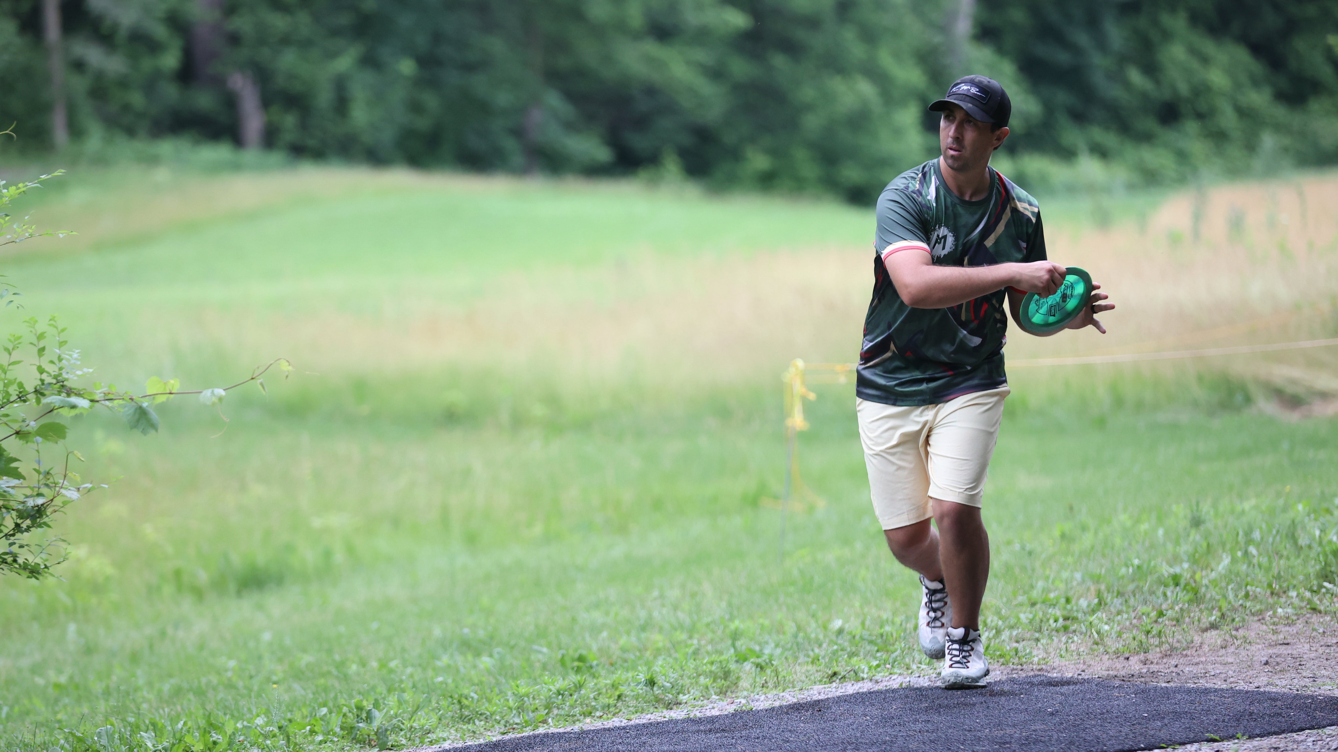 Best Lightweight Disc Golf Discs for Beginners