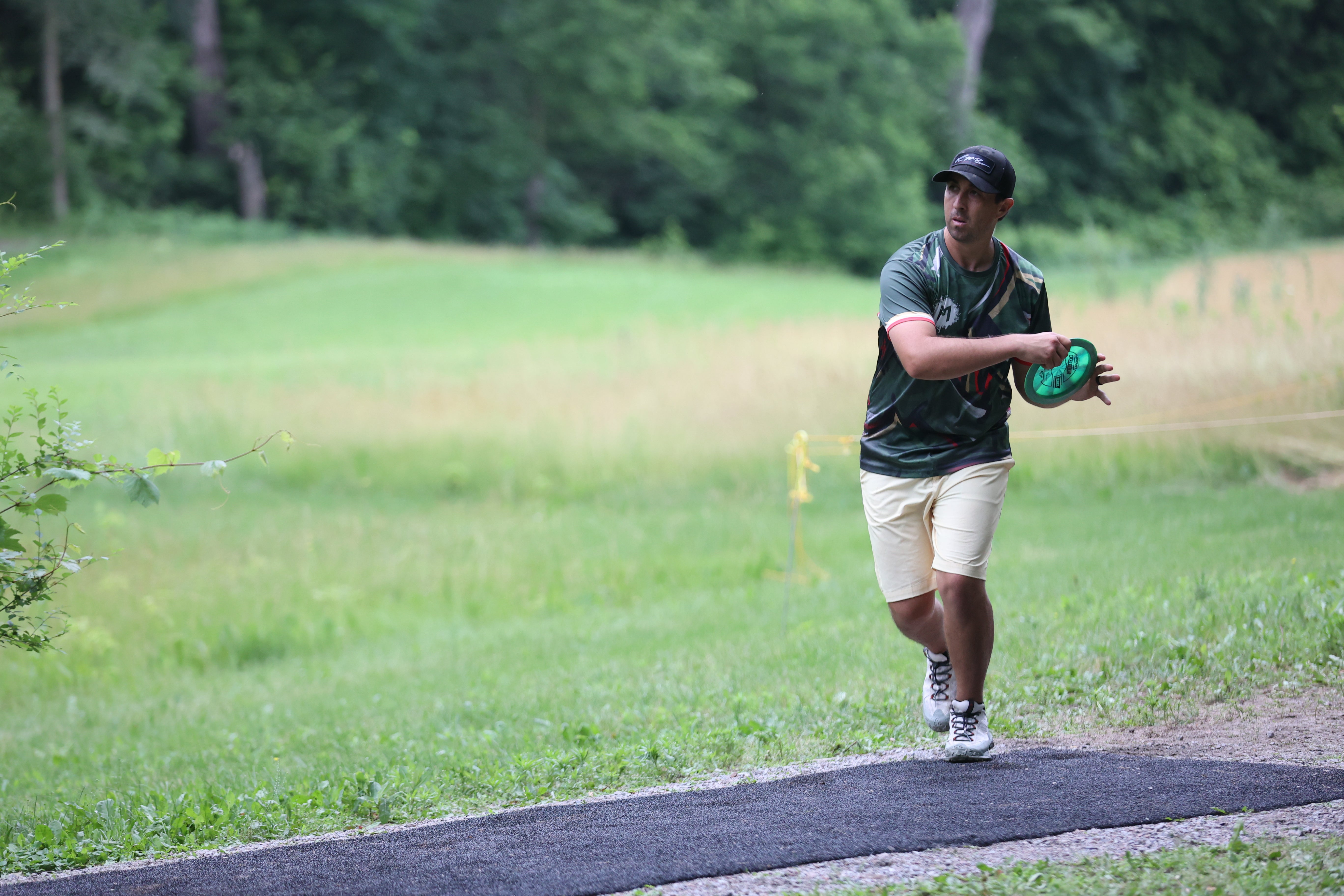 Best Lightweight Disc Golf Discs for Beginners